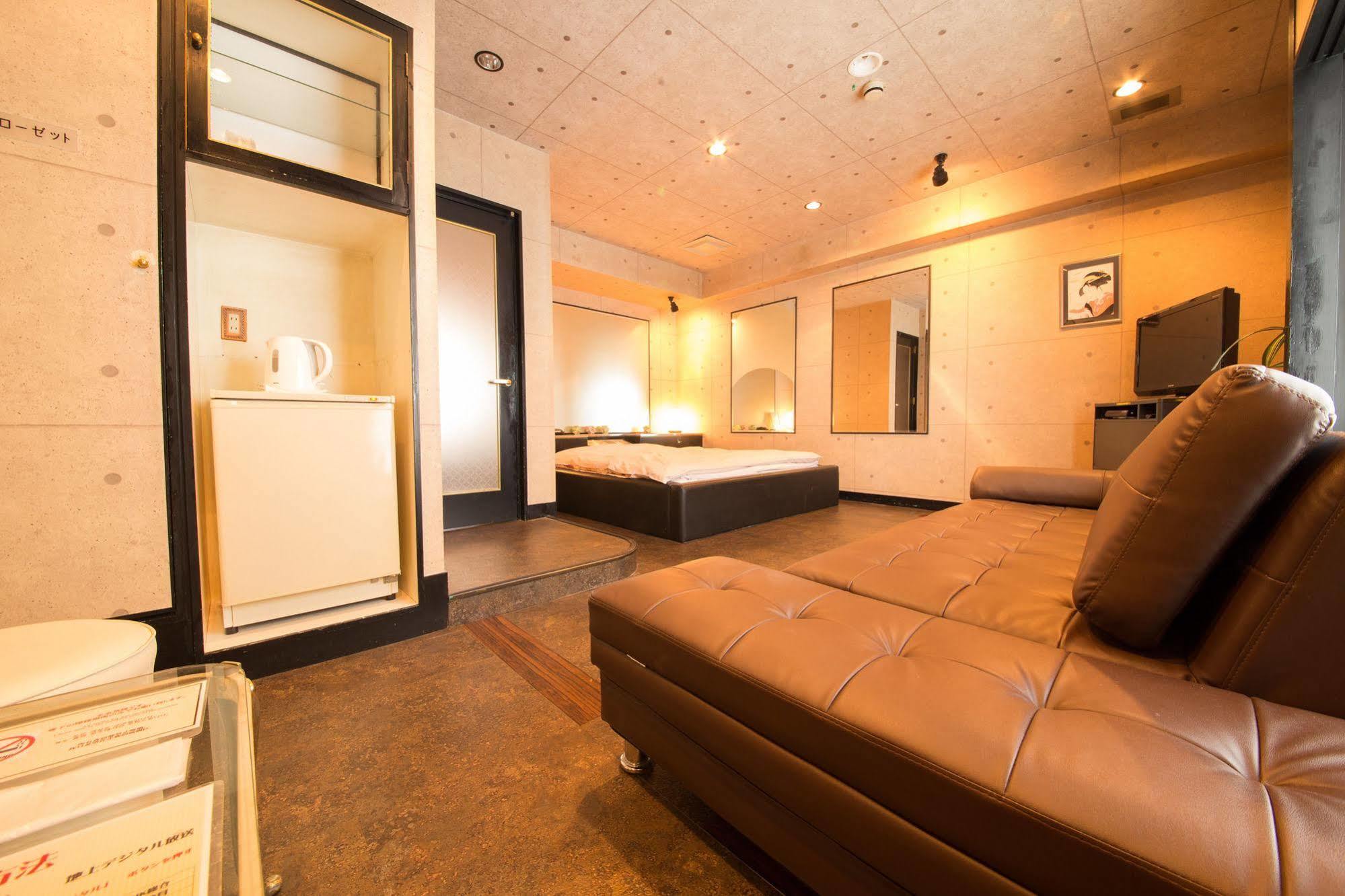 Hotel Candy Hall (Adults Only) Ōsaka Extérieur photo